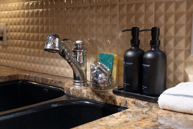 Building Photo - ***Furnished***Charming Historical Home for Lease in Downtown Winston-Salem