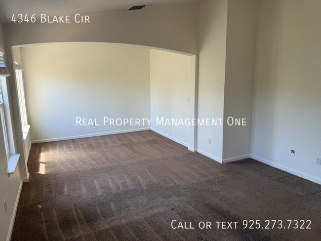 Building Photo - 4346 Blake Cir