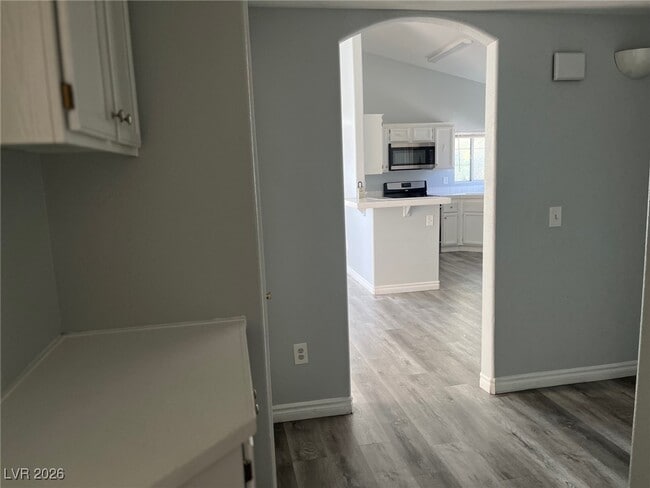 Building Photo - 1300 S Arlington St