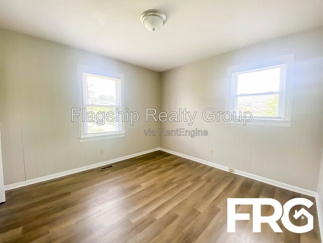 Building Photo - 231 Bunche Dr