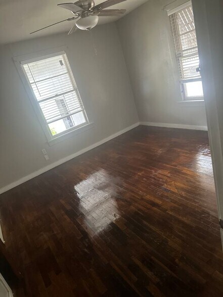 Building Photo - 1318 N Mosby Ave