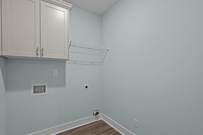 Building Photo - 707-p707 Ronaldsay Rd