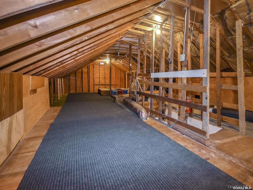 Building Photo - 39 Graywood Rd