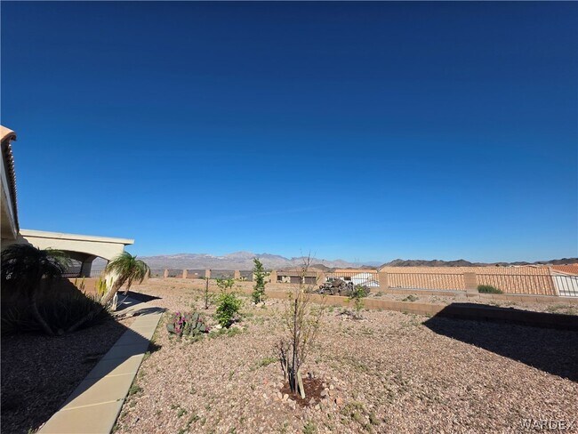 Building Photo - 3477 Sunlamp Dr