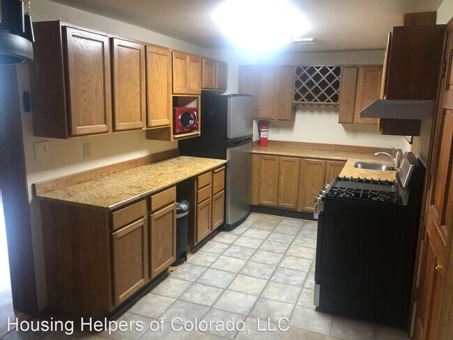 Building Photo - 3 br, 3 bath House - 2754 Lee Hill Drive