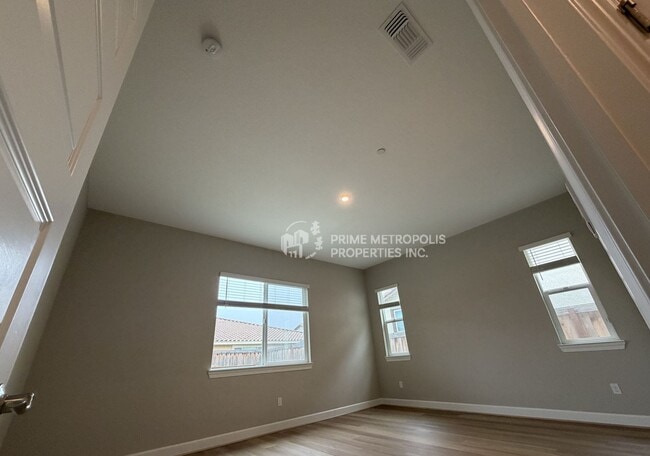 Building Photo - 681 Bacarra St