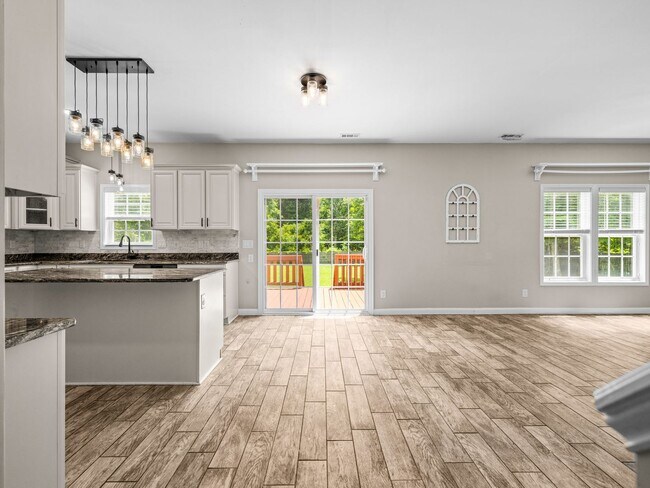 Building Photo - 156 Old Beechtree Ln