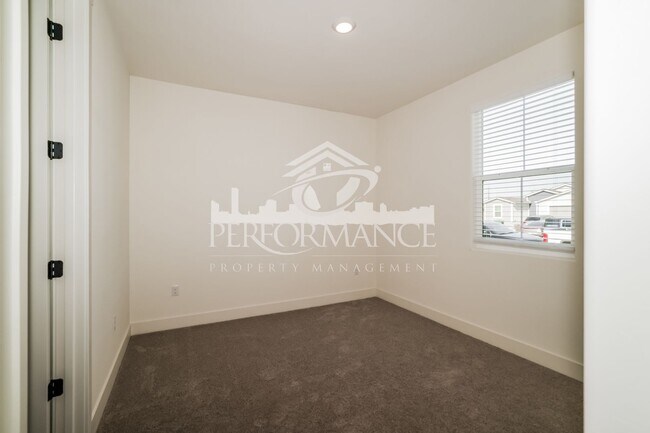 Building Photo - Stunning 4 Bed/3 Bath SW Bakersfield Home w/ Paid Solar and $0 Deposit Option
