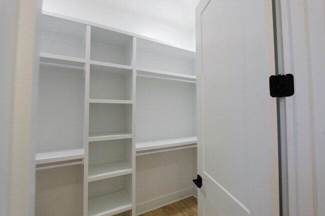 Building Photo - 3116 Pinot Way