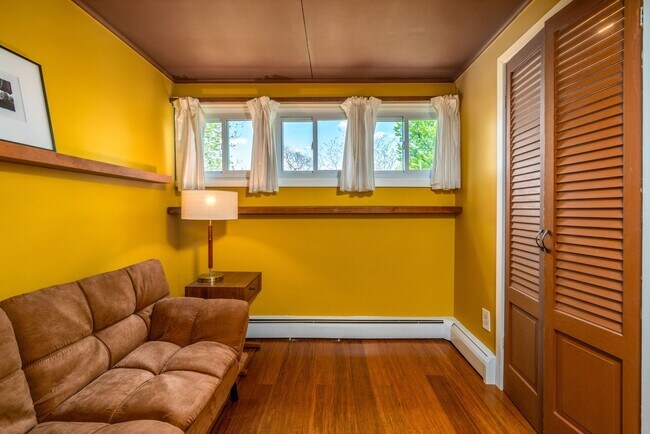 Building Photo - Beautiful Single Family Home w Massive Yar...