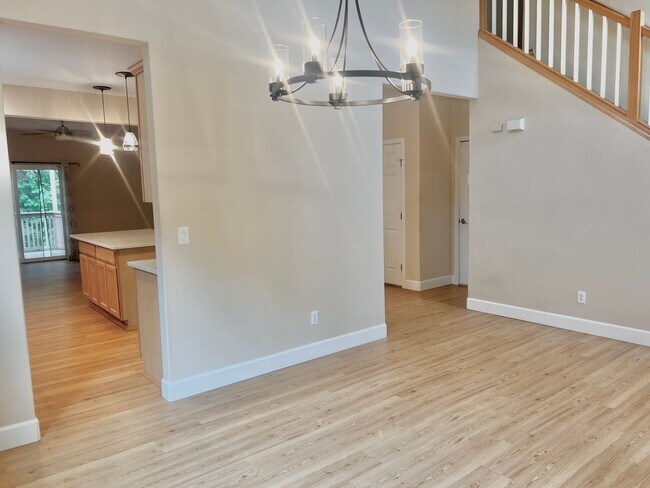 Building Photo - Must See! Beautiful 3bd/ + Bonus Rm/2.5 bath/ Primary Bed on Main/ /Heat Pump/Updated Features