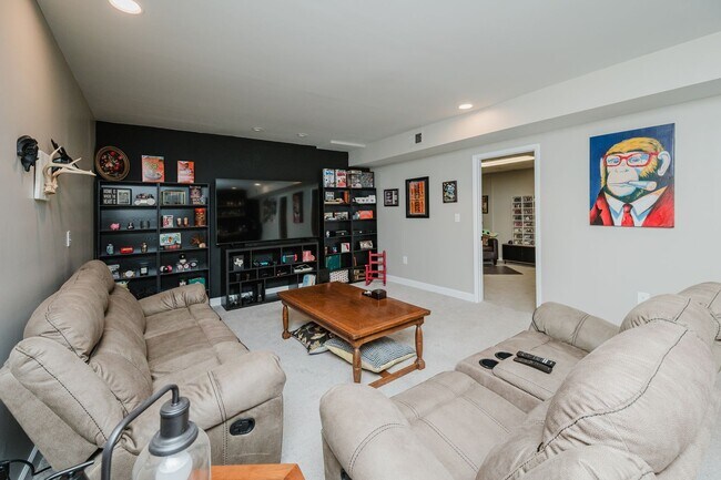 Building Photo - 5001 Mountain View Pkwy