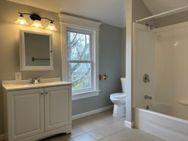 Building Photo - Recently Renovated 3-Bedroom, 1-Bath Home in Pleasantville