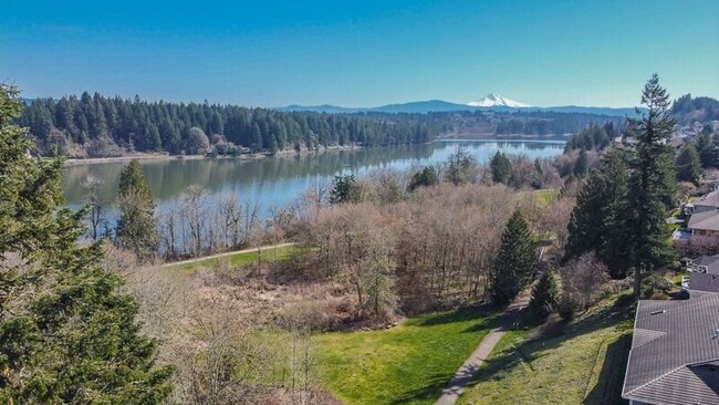 Building Photo - 16304 NE 21st St