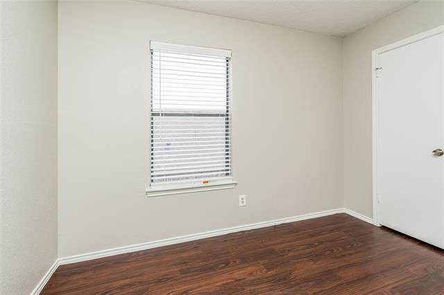 Building Photo - 930 Boxwood Dr