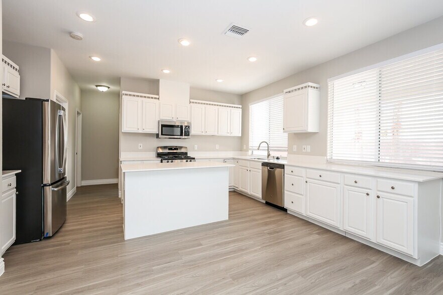 Building Photo - 6516 Plum Orchard Cir