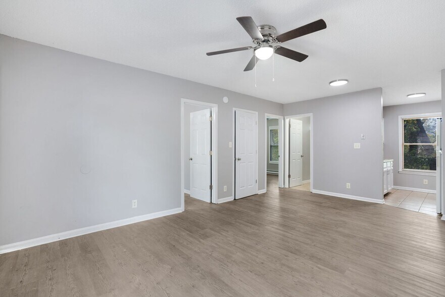 Building Photo - 185 Oak St