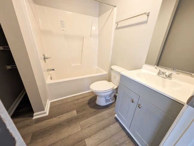 Building Photo - 630 S Main St