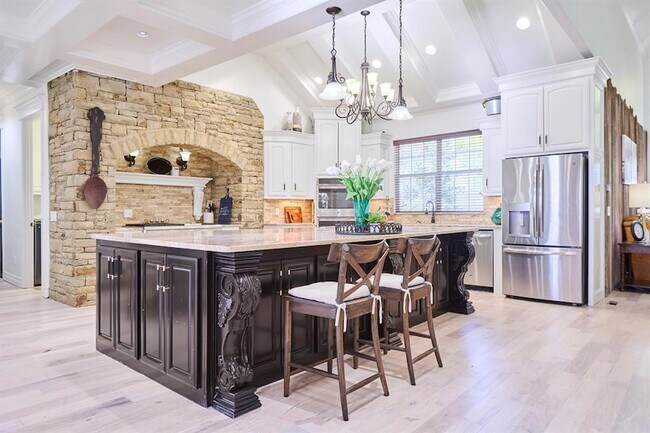 Building Photo - 13300 SW 38th St