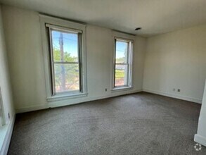 Building Photo - 1 Bedroom + Office Space in Emmaus