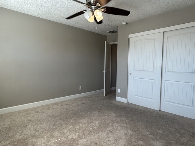 Building Photo - 7115 Vista Terraza Dr NW