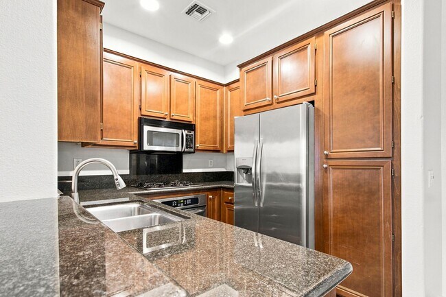 Building Photo - 2175 Condor Dr
