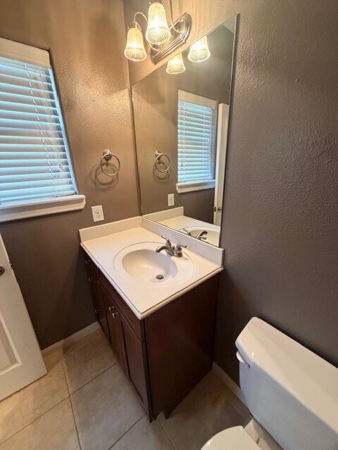 Building Photo - 1141 W 24th St