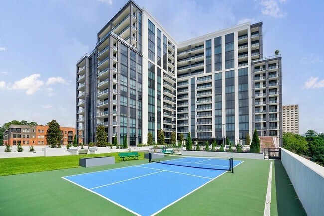 Building Photo - 2425 Peachtree Rd