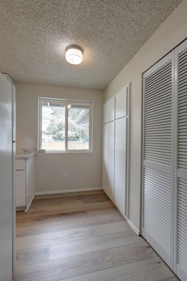 Building Photo - Beautiful, Remodeled Burien Rambler Available Now! 3 Bedrooms Plus Den!