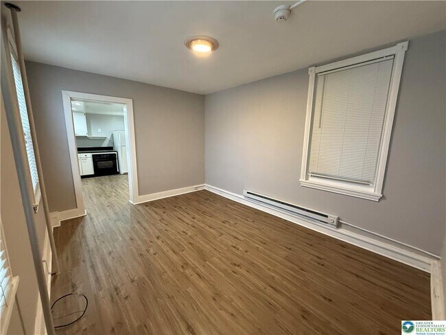 Building Photo - 116 S 6th St