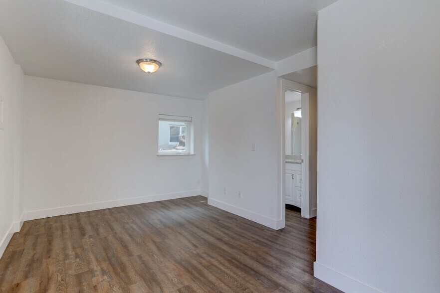 Building Photo - 740 19th St