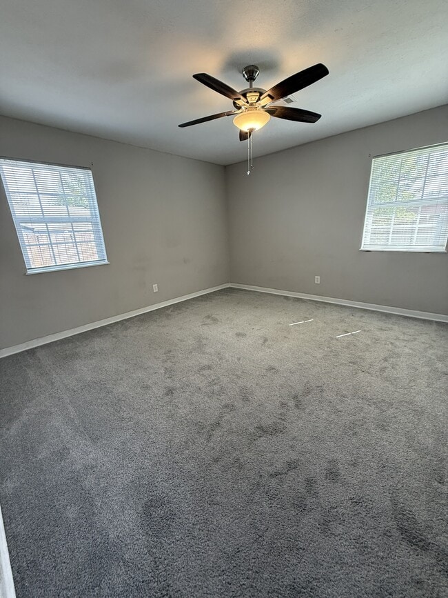 Building Photo - 7818 NW Welco Ave