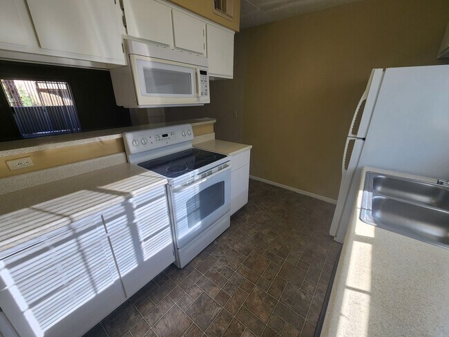 Building Photo - 2750 S Durango Dr