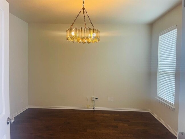 Building Photo - 4118 Kingsley Ave