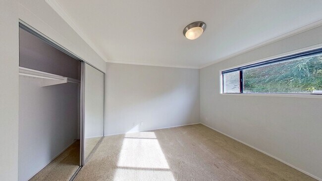 Building Photo - Updated 3 Bed / 2 Bath Goleta Home - Walk ...