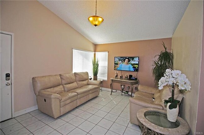 Building Photo - 14998 Figwood Dr