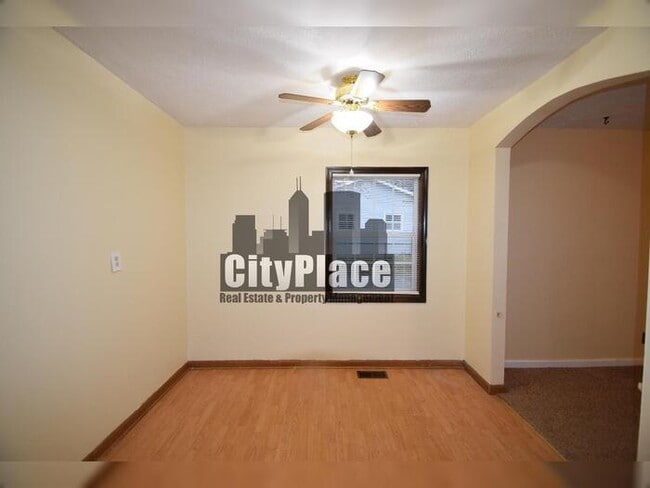 Building Photo - 604 E Pearl St