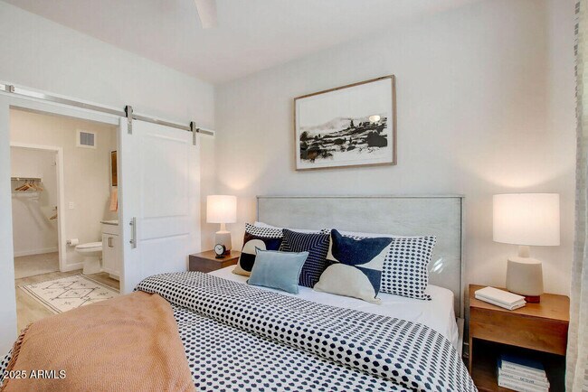 Building Photo - 28201 N Black Cyn Hwy