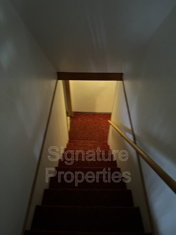 Building Photo - 1306 Oakwood St