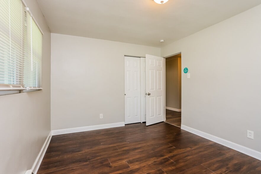 Building Photo - 1545 Washington St