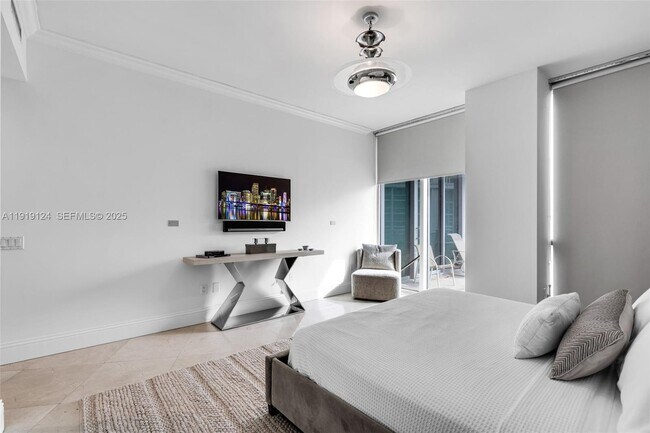 Building Photo - 10295 Collins Ave