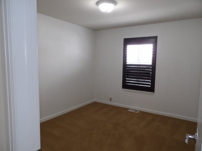 Building Photo - 1263 Walters Point