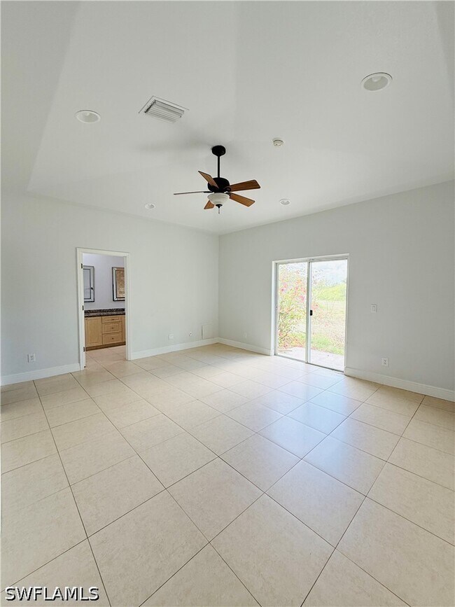 Building Photo - 3465 Everglades Blvd N