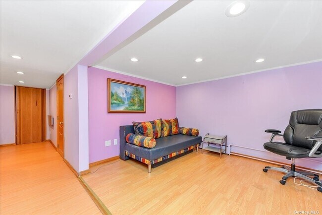 Building Photo - 70-21-70174 174th St