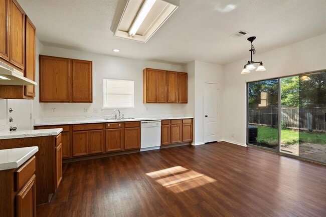 Building Photo - 200 Lexington