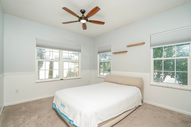 Building Photo - 1005 Bella Vista Blvd