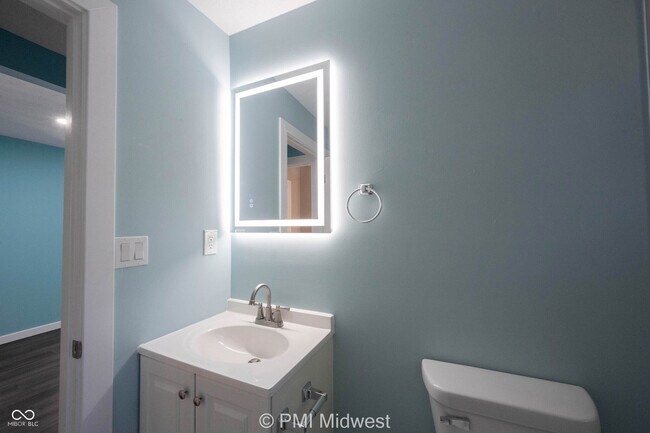 Building Photo - 2945 N Denny St