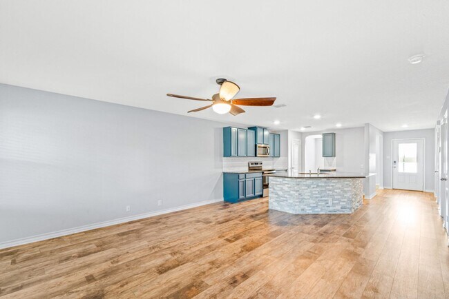 Building Photo - Spacious 5 Bed, 3.5 Bath Home | Game Room, Corner Lot & Near Lackland AFB
