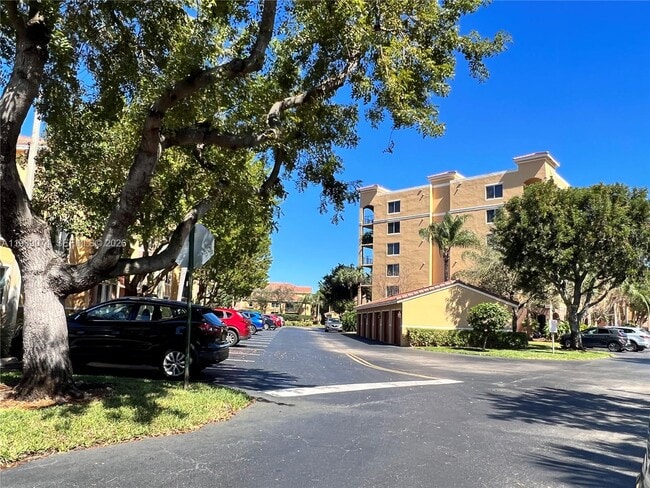 Building Photo - 1000 Scotia Dr