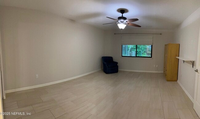 Building Photo - 1809 Kings Way